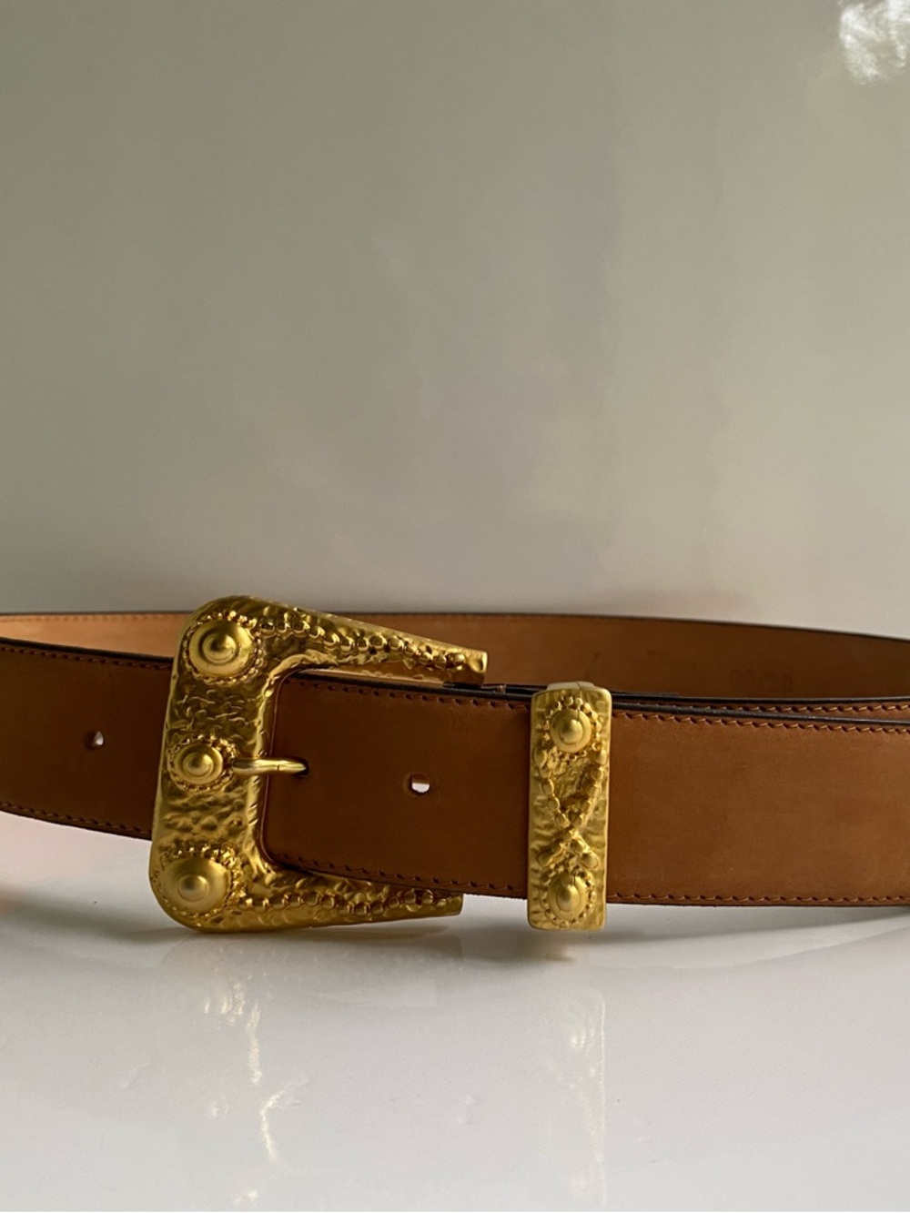 Vintage ADOPPIA VITA Tan suede Leather Belt with Ornate Gold Buckle - Picture 3 of 7